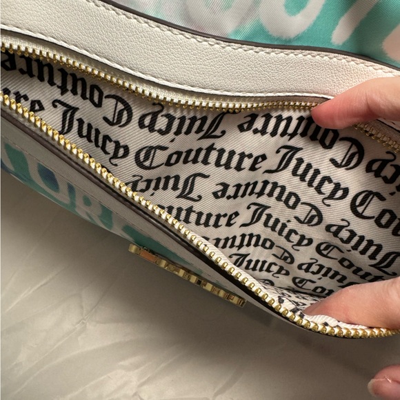 JUICY COUTURE WEEKENDER BAG WHITE, MULTICOLOR LOGO DUFFLE BAG - Picture 6 of 11